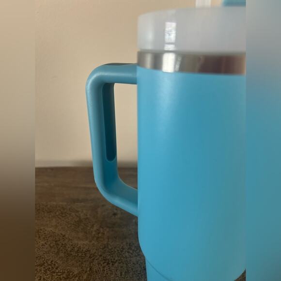 Stanley The Quencher H2.0 Flowstate™ Tumbler | 30 OZ Blue - Picture 5 of 7